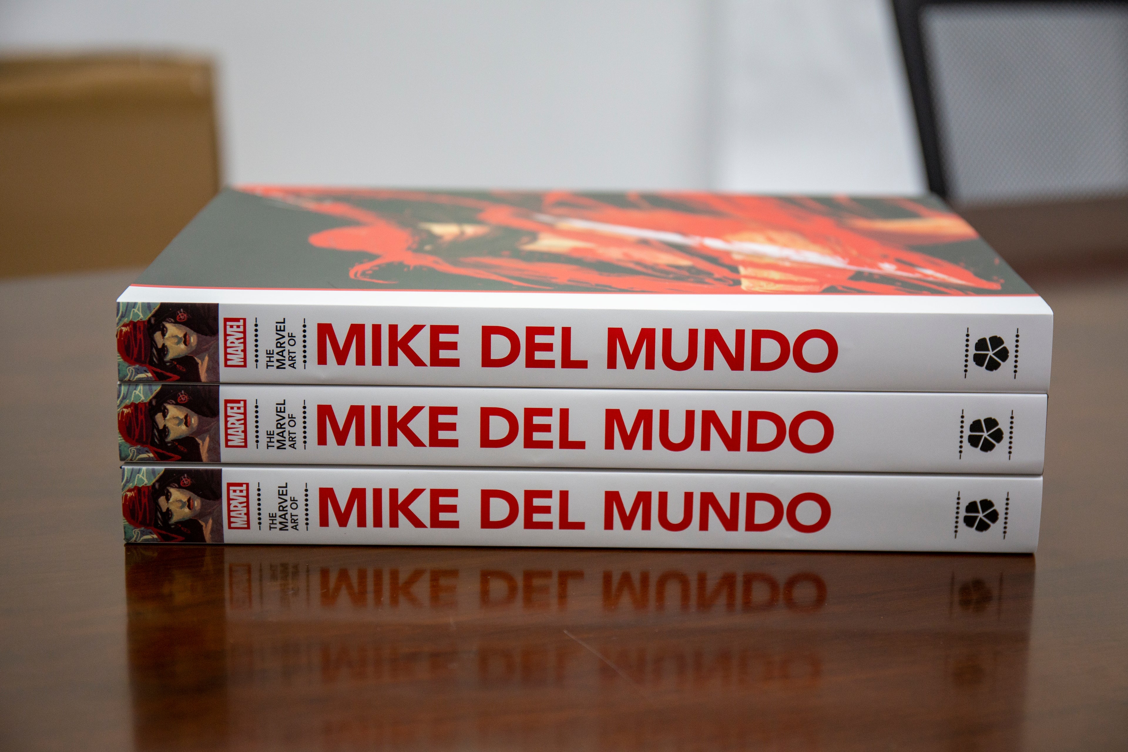 MARVEL ART OF MIKE DEL MUNDO HARD COVER + SLIPCASE + DUSTJACKET SIGNED
